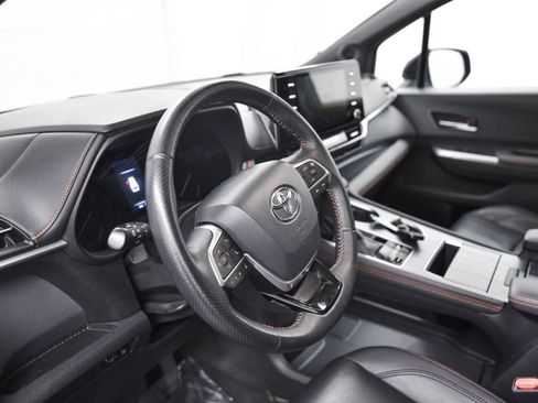 Used 2021 Toyota Sienna XSE w/ XSE Plus Package image 19