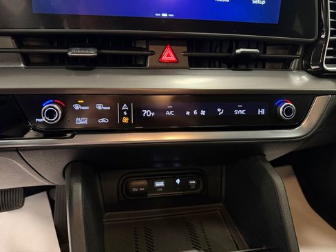 Used 2023 Kia Sportage EX image 21