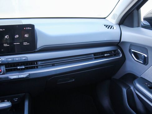 Used 2025 Kia K4 EX image 17