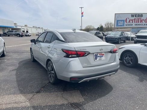 Used 2021 Nissan Versa SV image 6