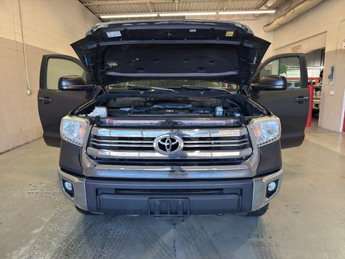 Used 2016 Toyota Tundra SR5 AWD/4WD image 8