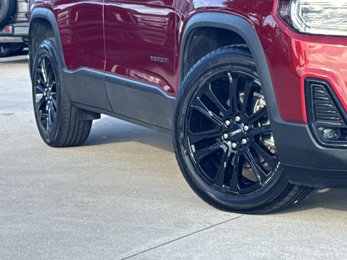 Used 2023 GMC Acadia SLT w/ Elevation Edition image 3