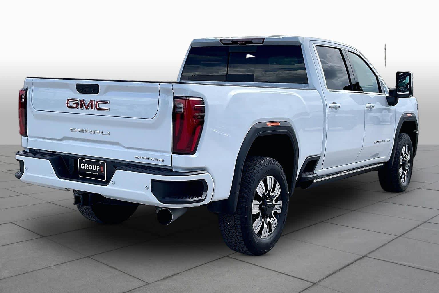 Used 2026 GMC Sierra 2500 Denali w/ Denali Reserve Package AWD/4WD image 13