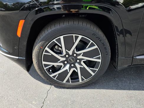 New 2025 Jeep Wagoneer S Limited AWD/4WD image 9