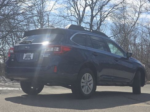Used 2017 Subaru Outback 2.5i Premium image 14