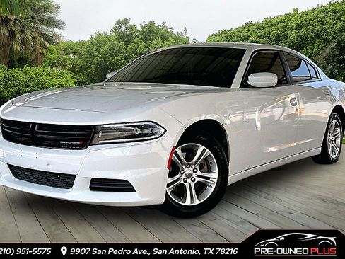 Used 2022 Dodge Charger SXT RWD image 1