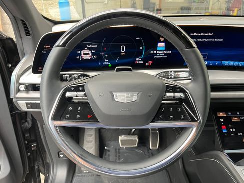 Used 2026 Cadillac Vistiq Luxury AWD/4WD image 12