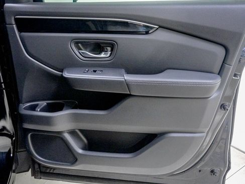 Used 2025 Honda Pilot EX-L image 32