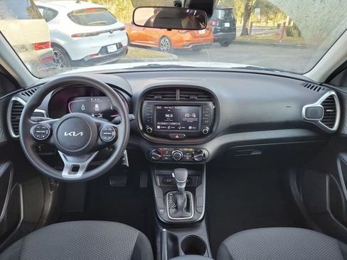 Used 2023 Kia Soul LX image 23