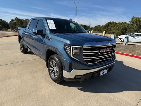Used 2024 GMC Sierra 1500 SLT image 3