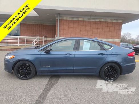 Used 2019 Ford Fusion SE image 4