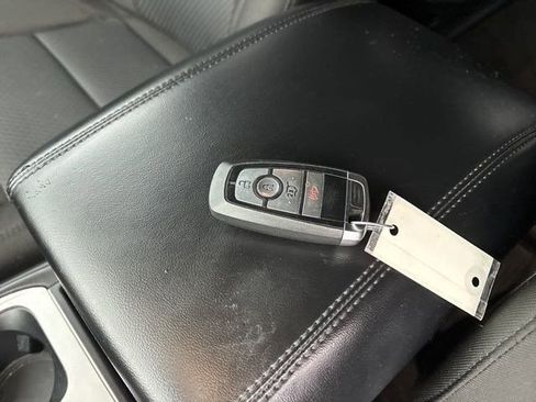 Used 2022 Ford Explorer XLT image 51