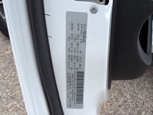 Used 2019 Dodge Grand Caravan SE FWD image 33