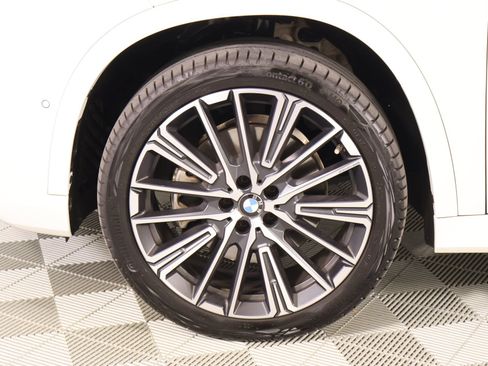 Used 2023 BMW X1 xDrive28i w/ M Sport Package AWD/4WD image 19