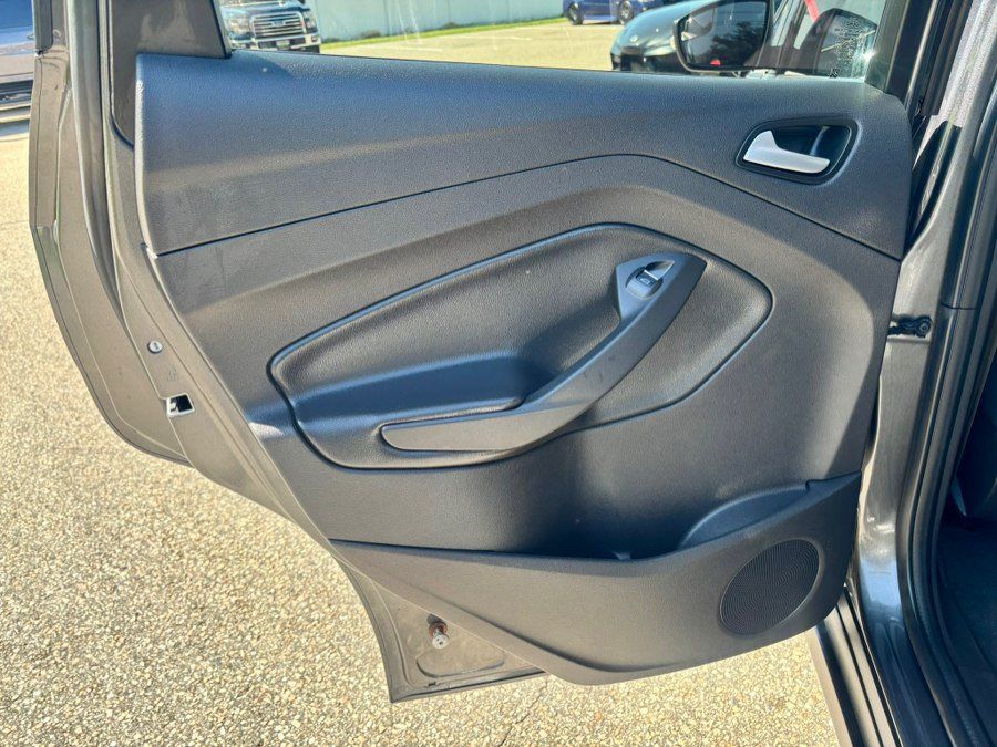 Used 2017 Ford C-MAX SE FWD image 18