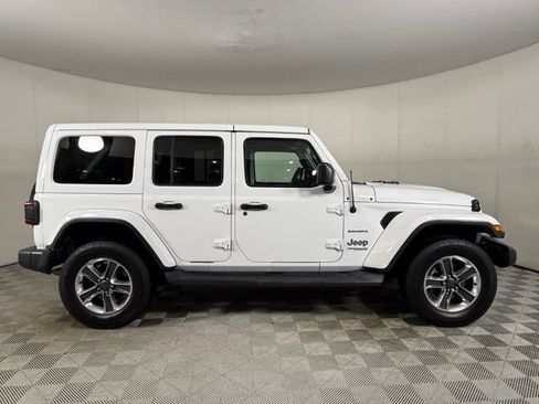 Used 2019 Jeep Wrangler Unlimited Sahara AWD/4WD image 6