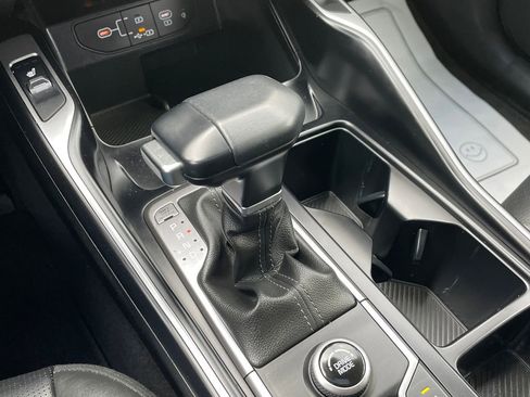 Used 2024 Kia Sorento S image 43