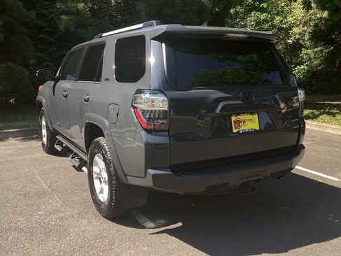 Certified 2024 Toyota 4Runner SR5 Premium w/ Moonroof Package AWD/4WD image 10