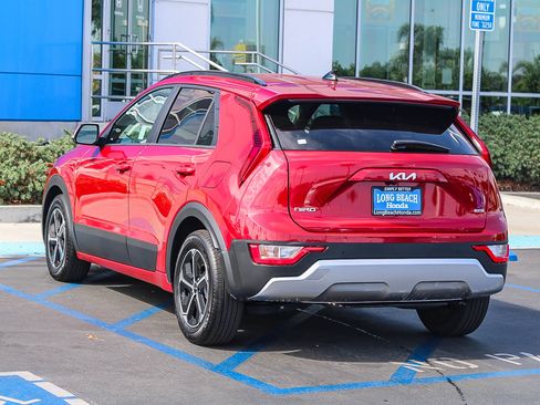 Used 2025 Kia Niro LX FWD image 9