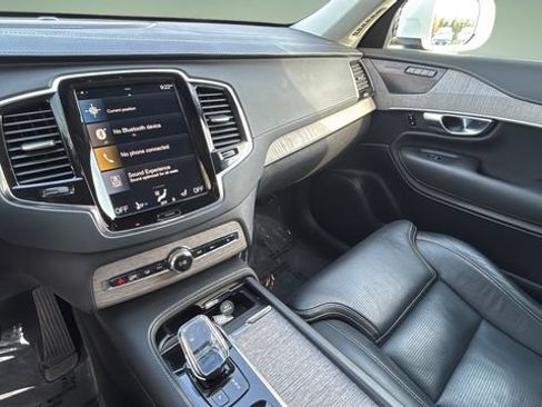 Used 2022 Volvo XC90 T8 Inscription w/ Advanced Package AWD/4WD image 10