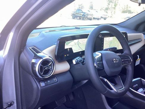 New 2026 Chevrolet Equinox ACTIV FWD image 9