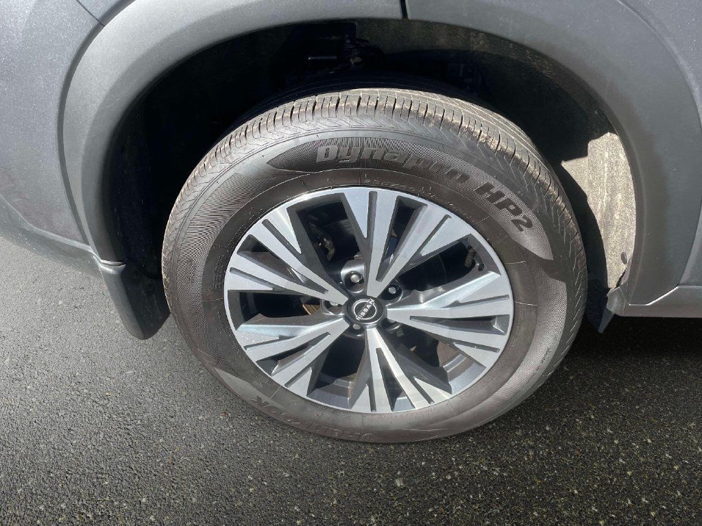 Used 2023 Nissan Rogue SV AWD/4WD image 7