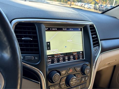 Used 2018 Jeep Grand Cherokee Limited w/ Trailer Tow Group IV image 8