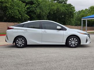 Used 2022 Toyota Prius Prime XLE FWD video 2