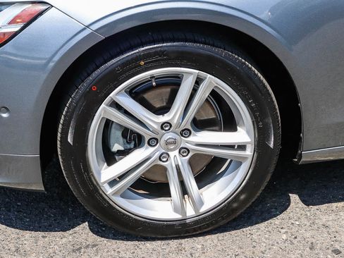 Used 2018 Volvo S90 T5 Momentum w/ Convenience Package FWD image 14
