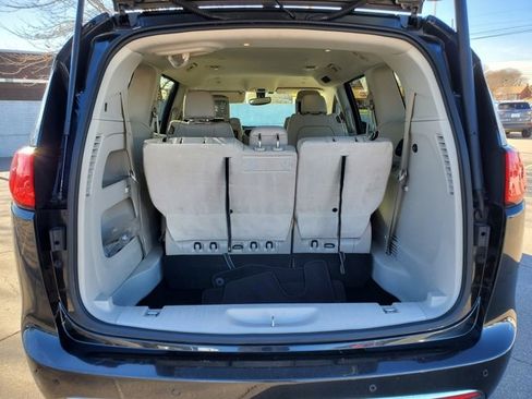 Certified 2018 Chrysler Pacifica Touring-L Plus w/ Tire & Wheel Group image 28