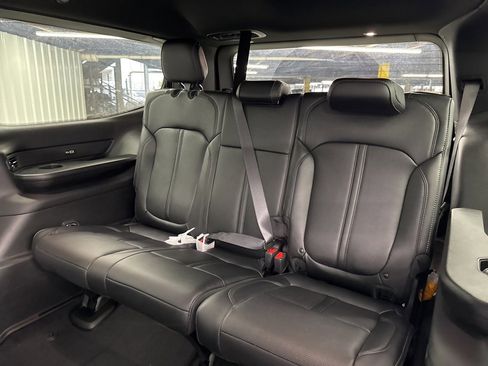 Used 2025 Jeep Wagoneer Series II w/ Convenience Group I image 12