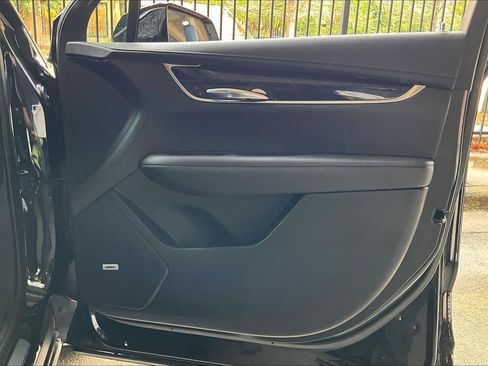 Used 2021 Cadillac XT6 Premium Luxury image 23