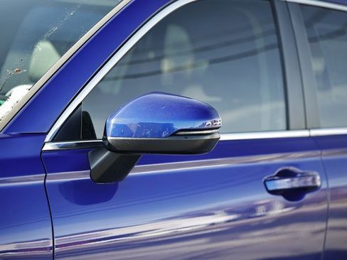 Used 2023 Honda CR-V EX-L image 3