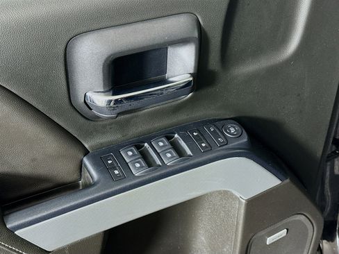 Used 2018 Chevrolet Silverado 1500 LT w/ Redline Edition image 18