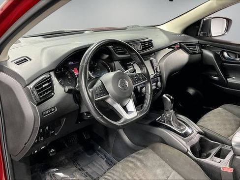 Used 2019 Nissan Rogue Sport SV w/ All-Weather Package AWD/4WD image 16