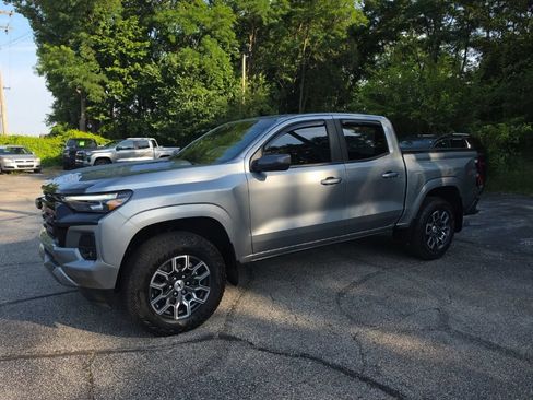 Certified 2025 Chevrolet Colorado Z71 AWD/4WD image 2