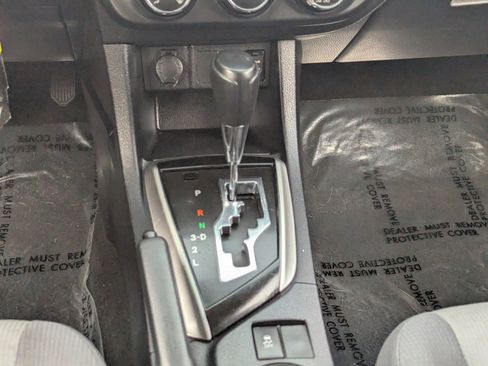 Used 2015 Toyota Corolla L image 20