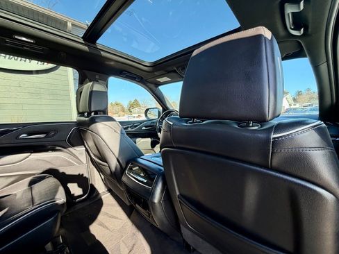 Used 2023 Cadillac Escalade ESV Sport image 23