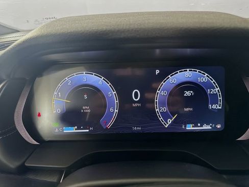 New 2025 Jeep Grand Cherokee Altitude image 12