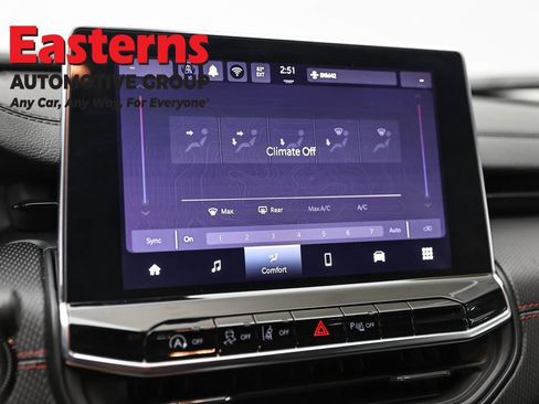 Used 2025 Jeep Compass Trailhawk w/ Trailer Tow Group AWD/4WD image 19