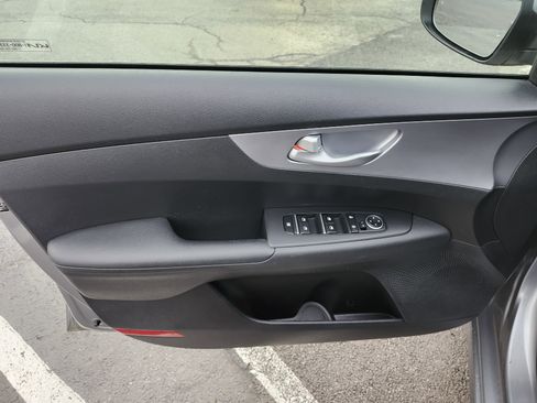 Used 2022 Kia Forte LXS image 22