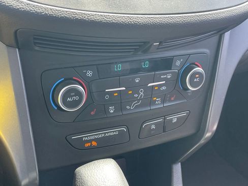 Used 2018 Ford Escape SE FWD image 9