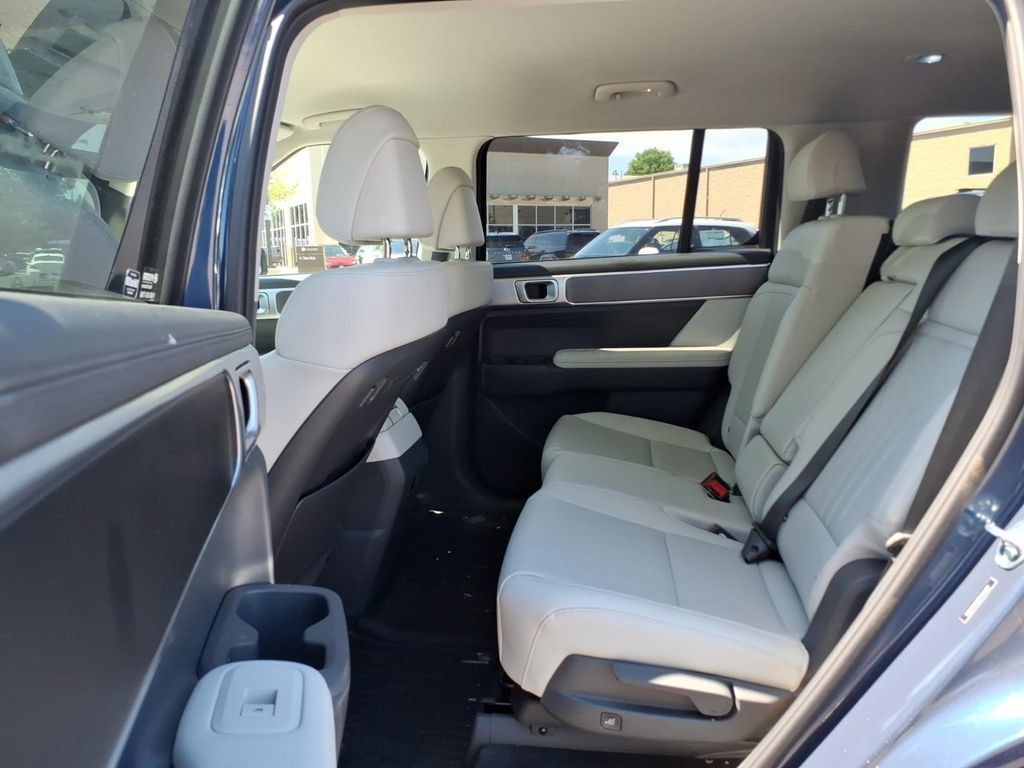 Used 2026 Hyundai Santa Fe SEL FWD image 10