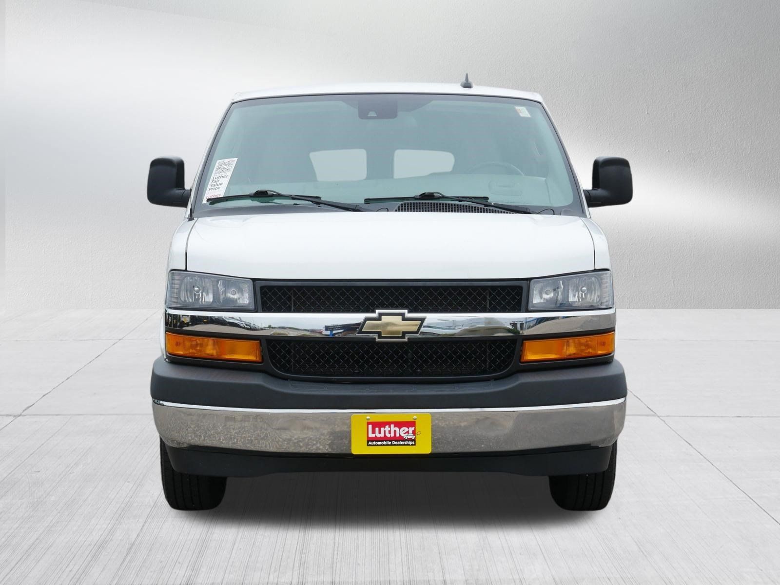 Used 2019 Chevrolet Express 3500 LT w/ LT Preferred Equipment Group RWD image 2