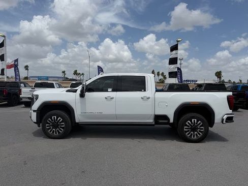 Used 2024 GMC Sierra 2500 Denali Ultimate w/ Max Trailering Package AWD/4WD image 8