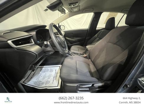 Used 2025 Toyota Corolla LE FWD image 6