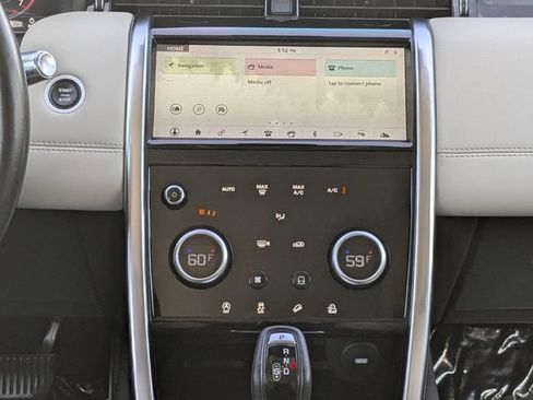 Used 2020 Land Rover Discovery Sport SE image 16