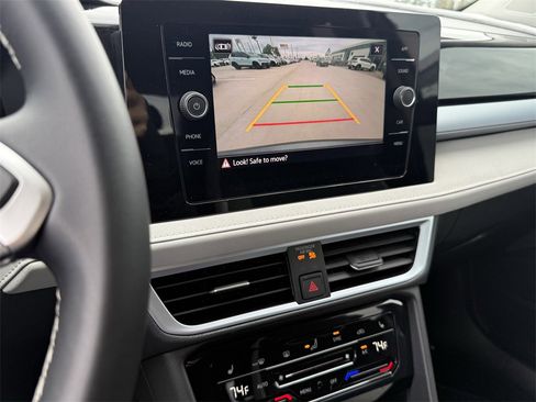 New 2026 Volkswagen Taos SE image 19