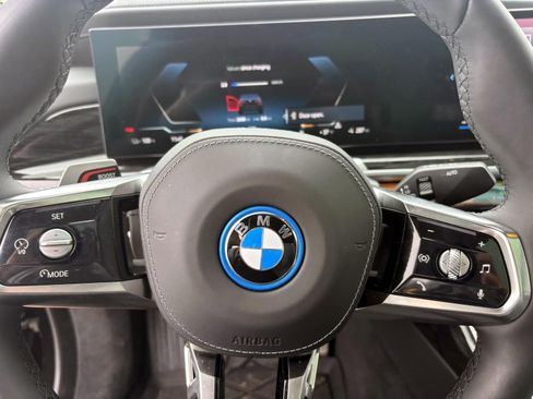 Used 2026 BMW i7 xDrive60 w/ Executive Package AWD/4WD image 17