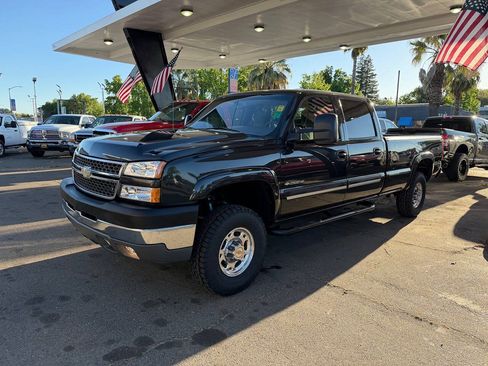 Used 2005 Chevrolet Silverado 2500 LS AWD/4WD image 2